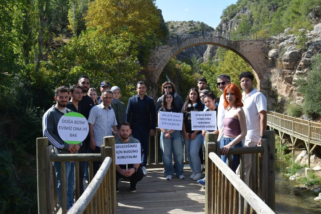 Kaymakamımız Sn. Alper KIRGIL, "Merkezim Her Yerde Projesi" Kapsamında Üniversiteli Gençlerle Bir Araya Geldi