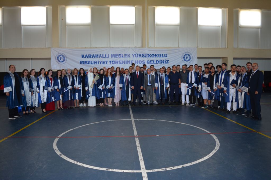Karahallı MYO 2024–2025 Eğitim Öğretim Yılı Mezuniyet Töreni Gerçekleştirildi