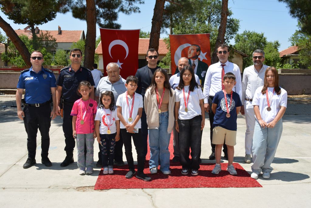 Külköy İlk ve Ortaokulu’nda Yıl Sonu Şenliği ve Kermes Düzenlendi