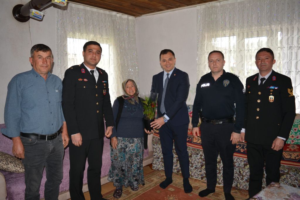 Kaymakamımız Sn. Alper Kırgıl’dan Anneler Günü Ziyaretleri